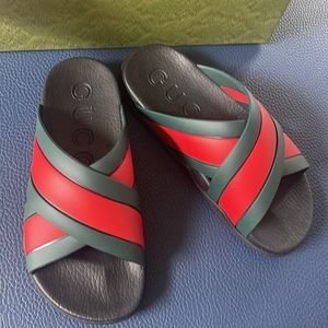 Gucci Crisscross Red & Green Rubber Slides Size 38 NIB w/dust bags and cards